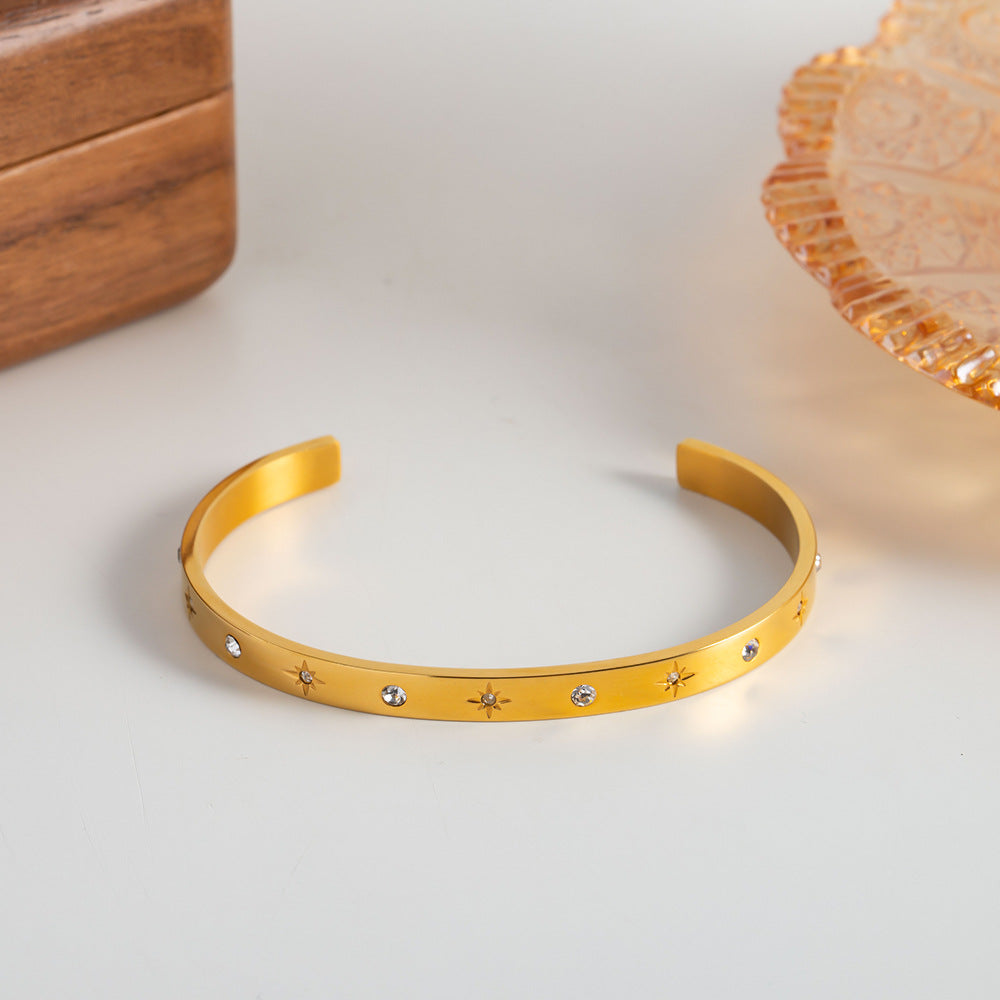 Bracelet jonc "NERINA" en plaqué or 18 carats