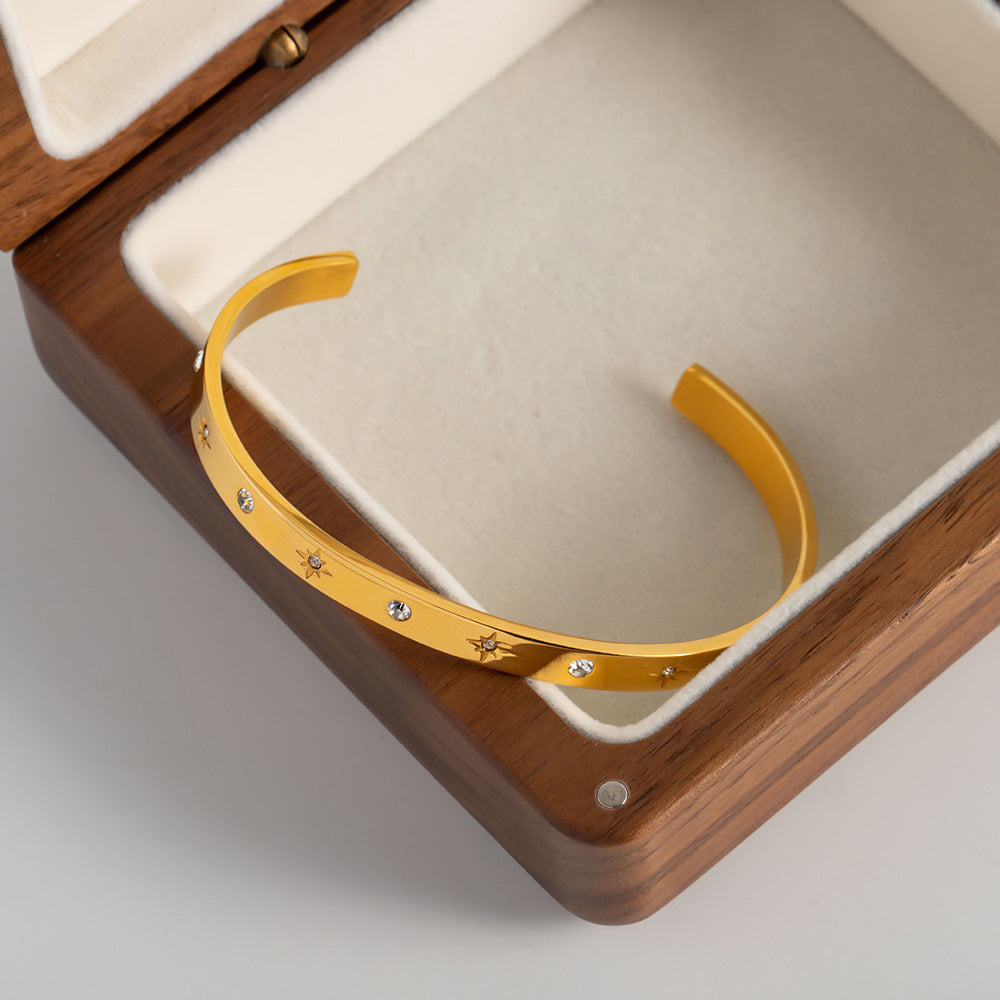 Bracelet jonc "NERINA" en plaqué or 18 carats