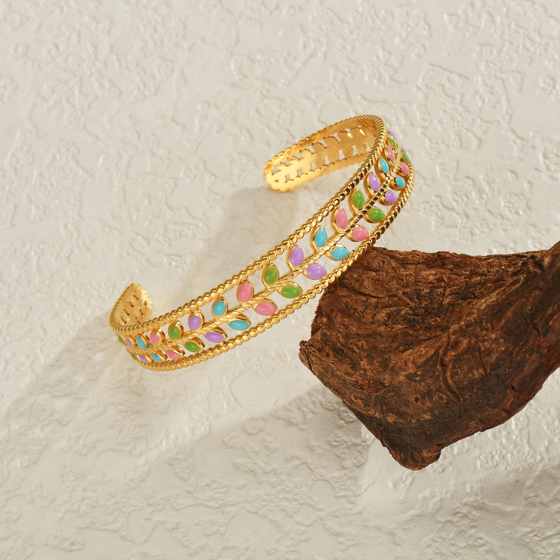 Bracelet jonc "CHIARA " en plaqué or 18 carats martelés