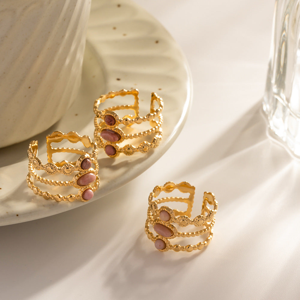 BAGUE "ROSA", plaqué or et serti Rhodochrosite rose