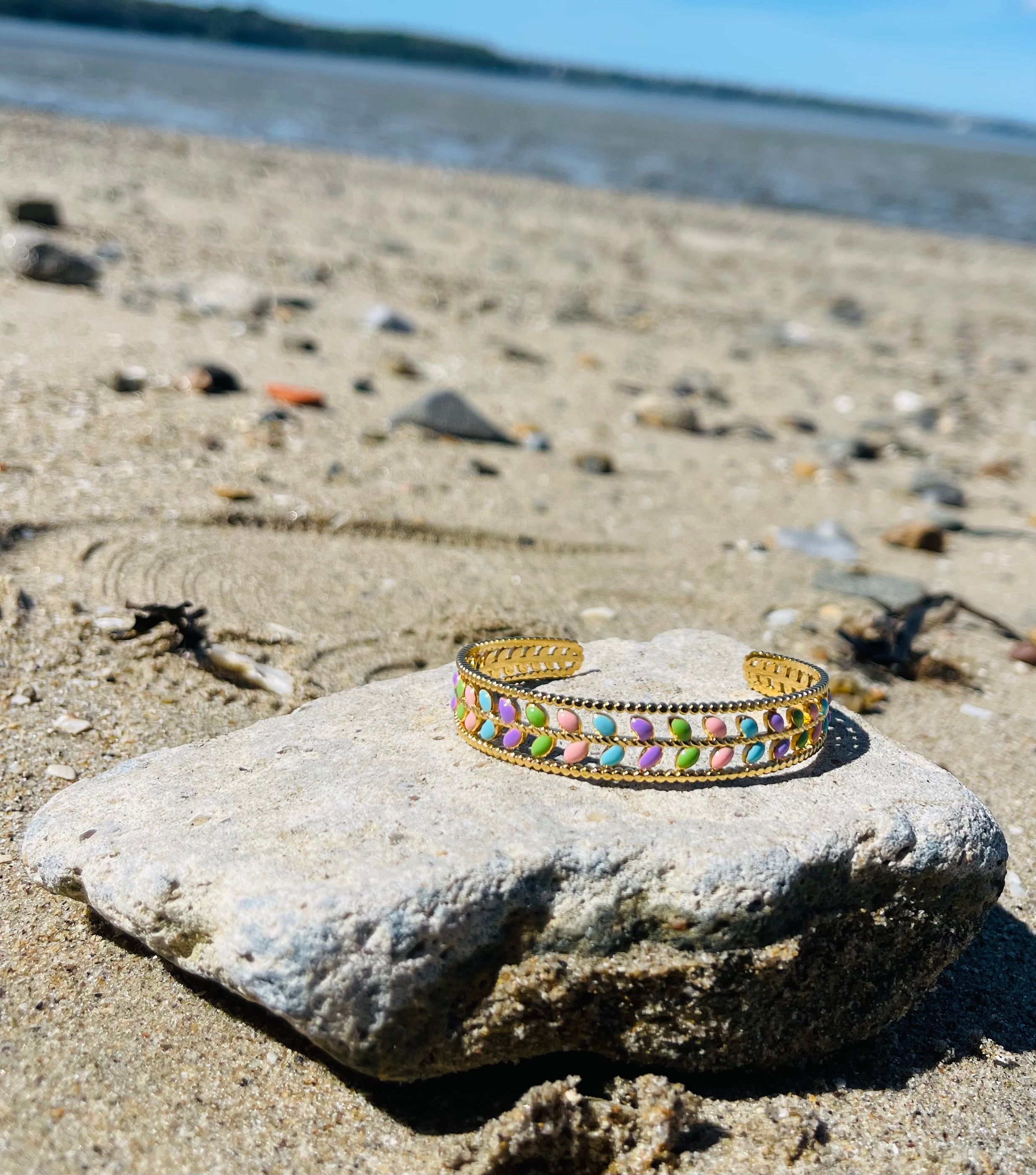 Bracelet jonc "CHIARA " en plaqué or 18 carats martelés