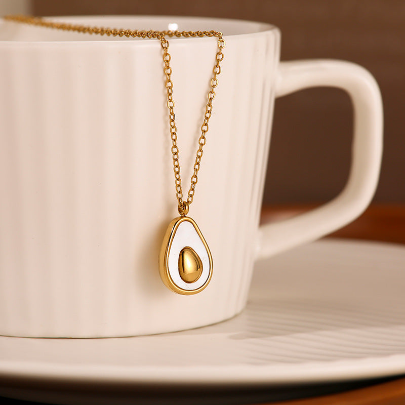 COLLIER &quot;MAMA&quot; PLAQUE OR 18 CARATS ET NACRE NATURELLE