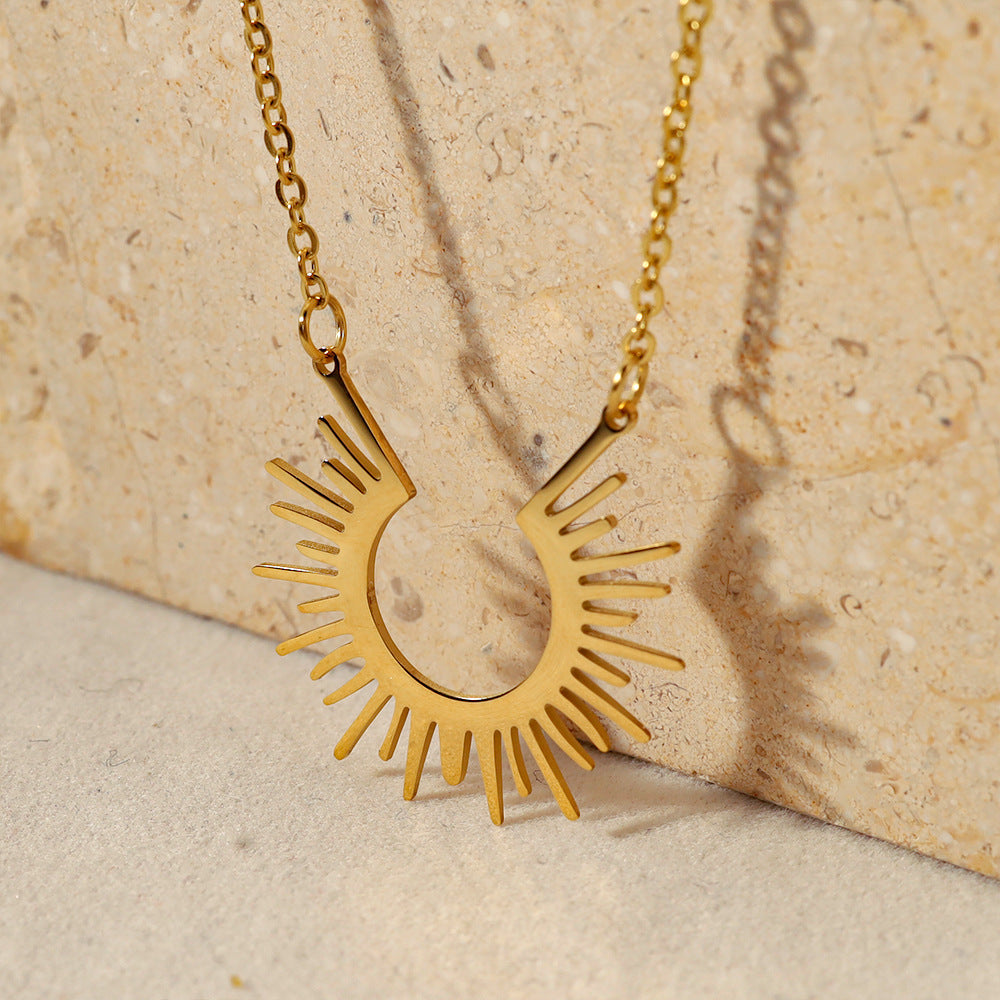 COLLIER &quot;AVA&quot; PLAQUE OR 18 CARATS