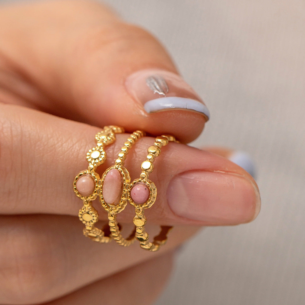 BAGUE &quot;ROSA&quot;, plaqué or et serti Rhodochrosite rose